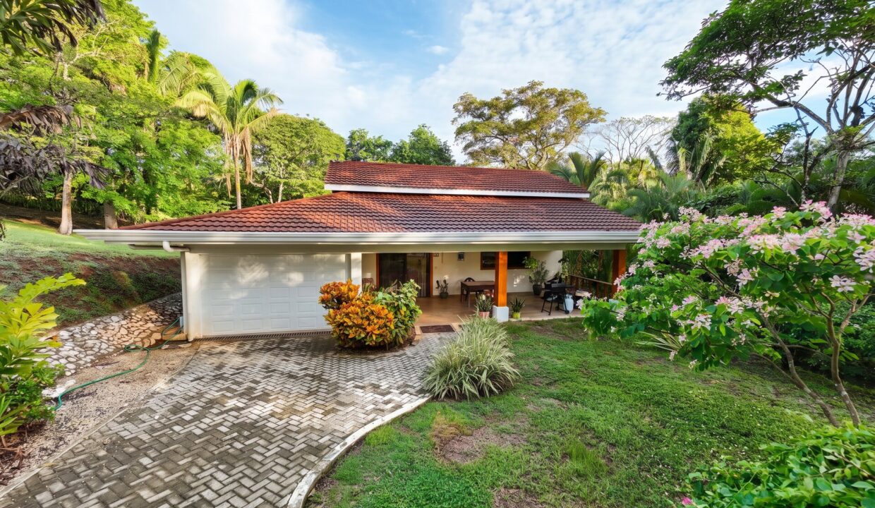 Tropical Eden — house and tropical gardens