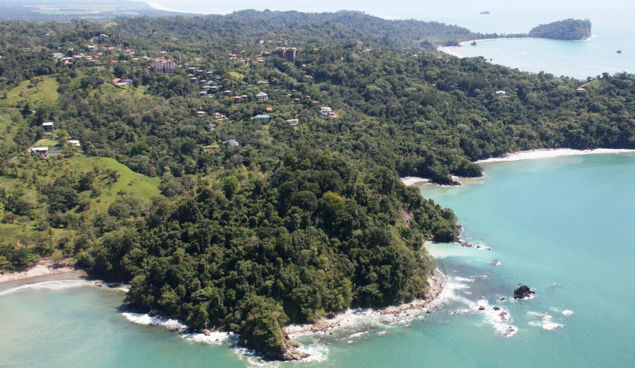Rainforest headlands and turquoise coves along the Quepos coast, Costa Rica
