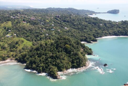 Rainforest headlands and turquoise coves along the Quepos coast, Costa Rica